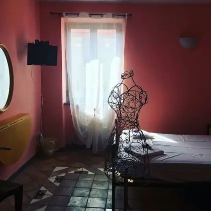 Basic Üç Kişilik Oda, Ortak Banyo (Oro)