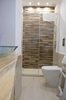 Deluxe Tek Büyük Yataklı Oda, 1 Büyük (Queen) Boy Yatak ve Çekyat, Teras (with Sofabed. Camera 3)