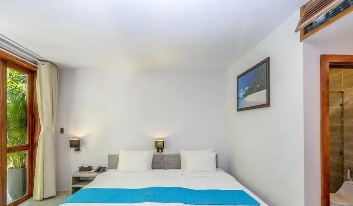 Deluxe Tek Büyük Yataklı Oda, Bahçe Manzaralı