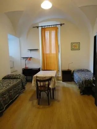 Tek Büyük Yataklı Oda, Ortak Banyo, Tepe Manzaralı