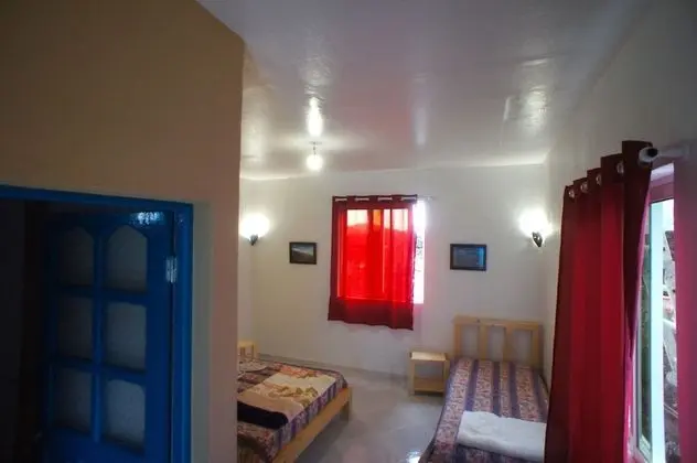 Dört Kişilik Oda, Birden Çok Yatak, Sigara İçilmez