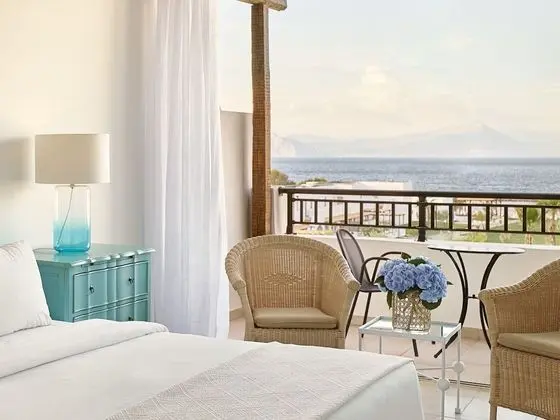 Marron Family Room Side Sea View