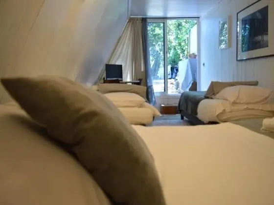 Deluxe Dört Kişilik Oda, Banyolu/Duşlu, Bahçe Manzaralı (Family Quarters)