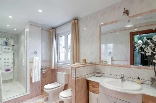 Comfort Tek Büyük Yataklı Oda, Bahçe Manzaralı