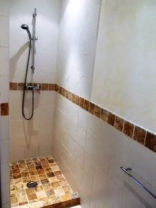 Tek Büyük Yataklı Oda (Grise)