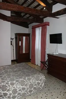 Classic Tek Büyük veya İki Ayrı Yataklı Oda