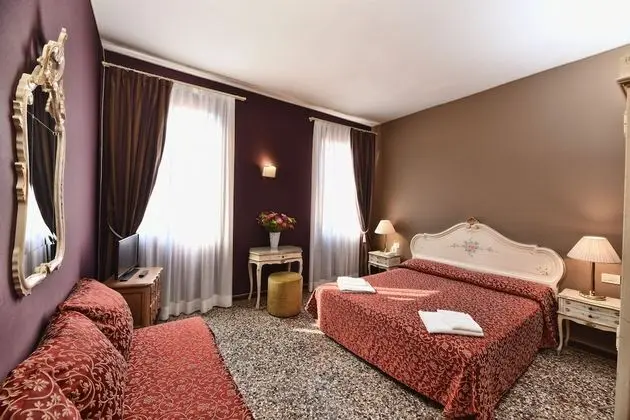 Deluxe Üç Kişilik Oda