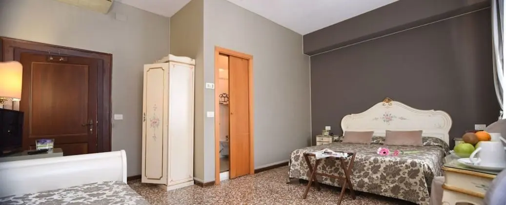 Deluxe Üç Kişilik Oda