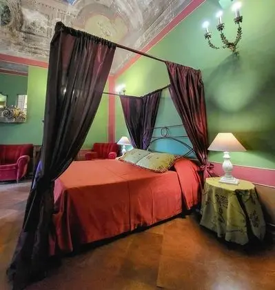 Superior Tek Büyük veya İki Ayrı Yataklı Oda