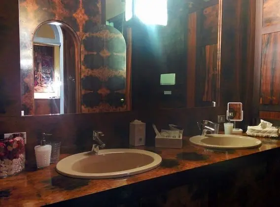 Superior Tek Büyük veya İki Ayrı Yataklı Oda