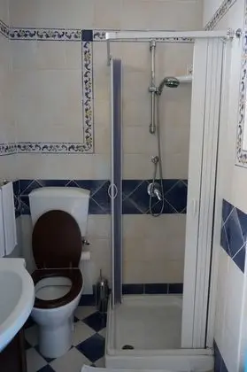 Üç Kişilik Oda