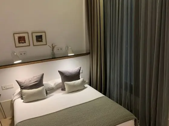 Basic Tek Büyük Yataklı Oda (Interior Facing)