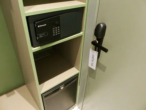 Basic Tek Büyük Yataklı Oda (Interior Facing)
