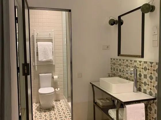 Basic Tek Büyük Yataklı Oda (Interior Facing)