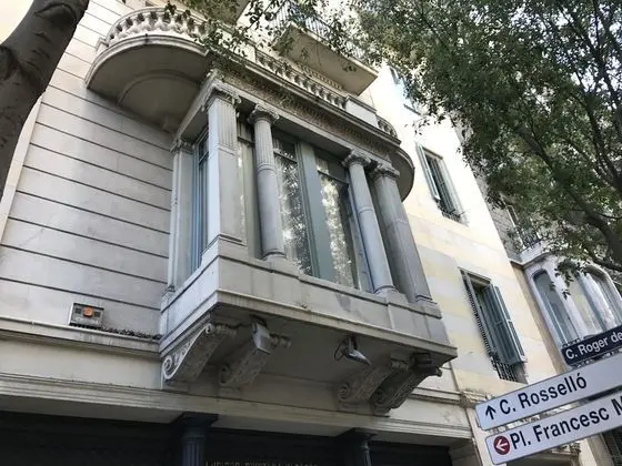 Superior Oda (with a bow-window facing the street)