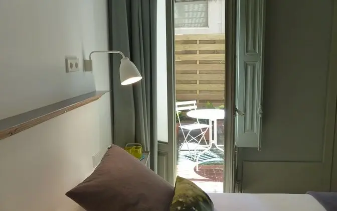 Tek Büyük Yataklı Oda, Avlu Manzaralı