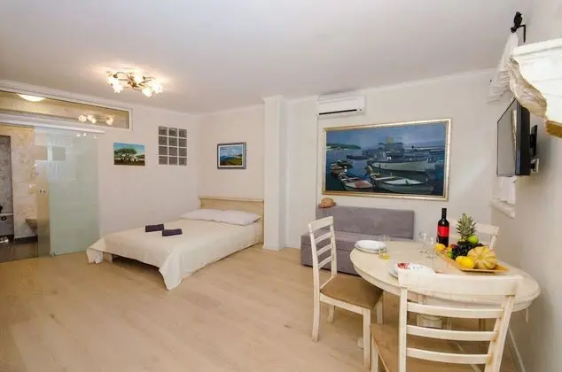 Deluxe Stüdyo, 1 Büyük (Queen) Boy Yatak ve Çekyat
