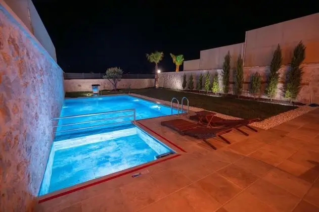 Villa, Havuz ve Bahçe Manzaralı, Özel Havuzlu