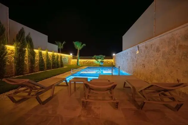 Villa, Havuz ve Bahçe Manzaralı, Özel Havuzlu