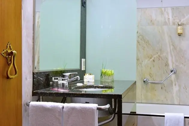 Classic Büyük Yataklı Tek Kişilik Oda