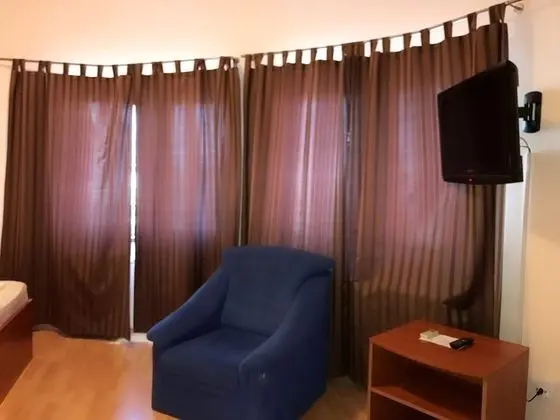 Tek Büyük Yataklı Oda, 1 Yatak Odası, Buzdolabı ve Mikrodalga