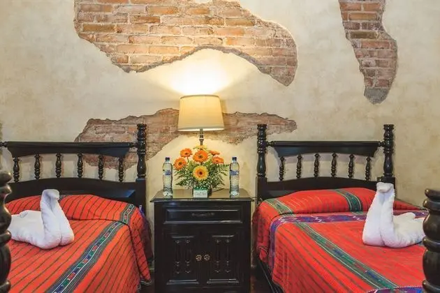 Tek Büyük Yataklı Oda, 2 Tek Kişilik Yatak