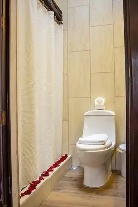 Tek Büyük Yataklı Oda, 2 Tek Kişilik Yatak