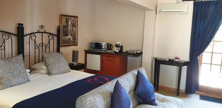 Superior Süit, 1 Yatak Odası, Küçük Mutfak, Avlu Manzaralı