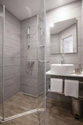 Deluxe Tek Büyük Yataklı Oda (Extra Bed)
