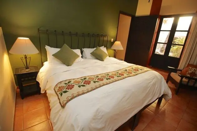 Deluxe King Suite