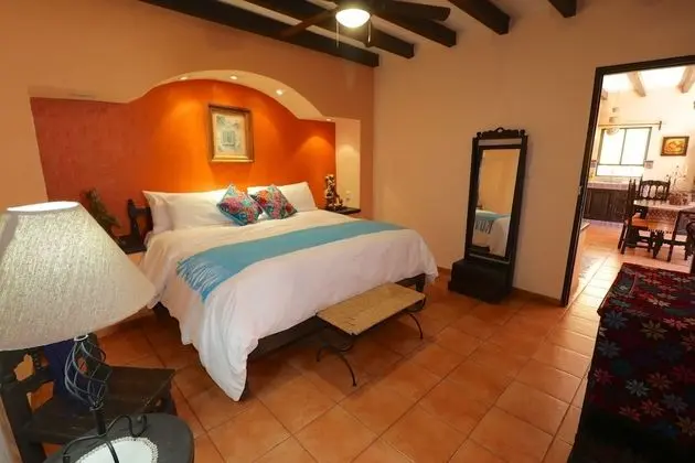 Deluxe King Suite