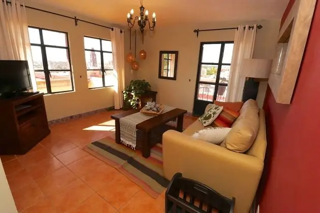Deluxe King Suite