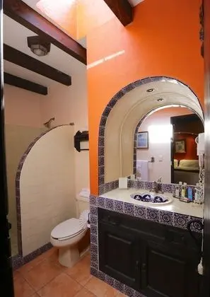 Deluxe King Suite