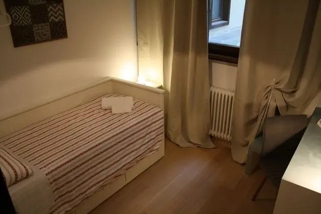 Tek Kişilik Oda, Ortak Banyo