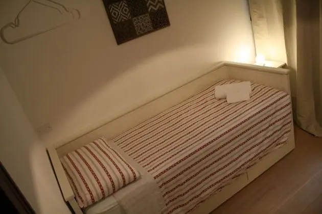 Tek Kişilik Oda, Ortak Banyo