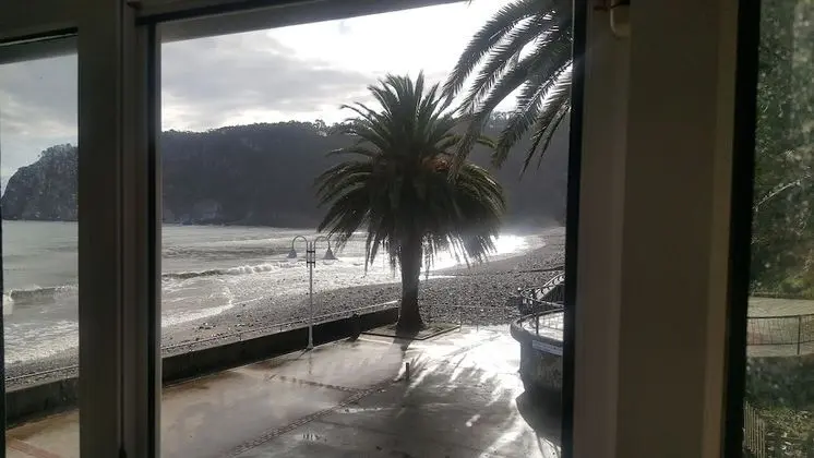 Tek Büyük Yataklı Oda, Kısmi Deniz Manzarası