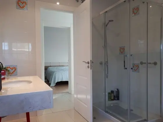 Basic Üç Kişilik Oda, Ortak Banyo (H1)