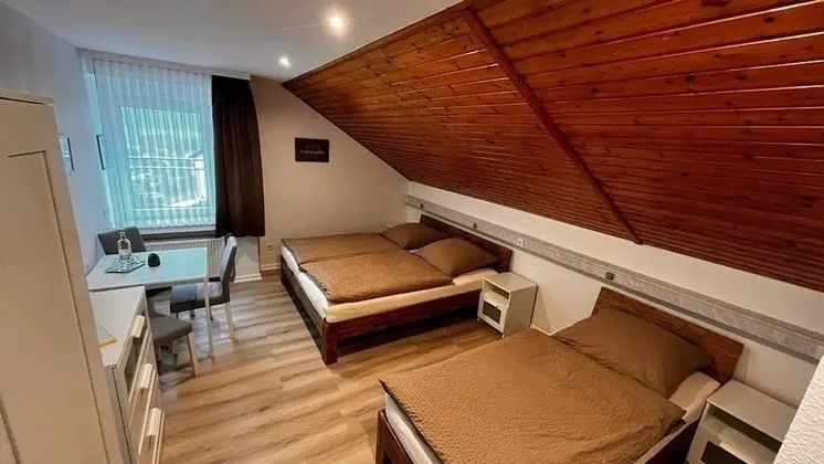 Basic Üç Kişilik Oda