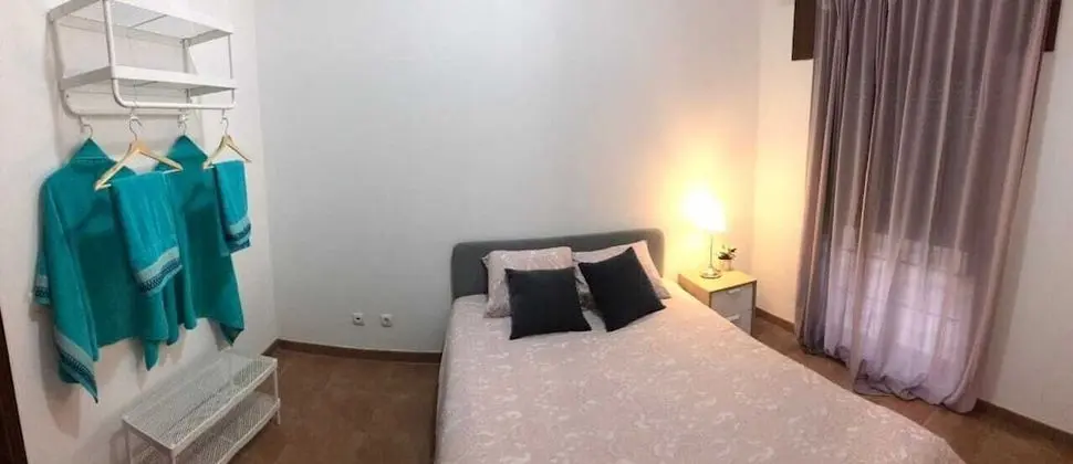 Tek Büyük Yataklı Oda, Ortak Banyo