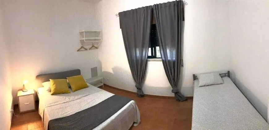 Üç Kişilik Oda, Ortak Banyo