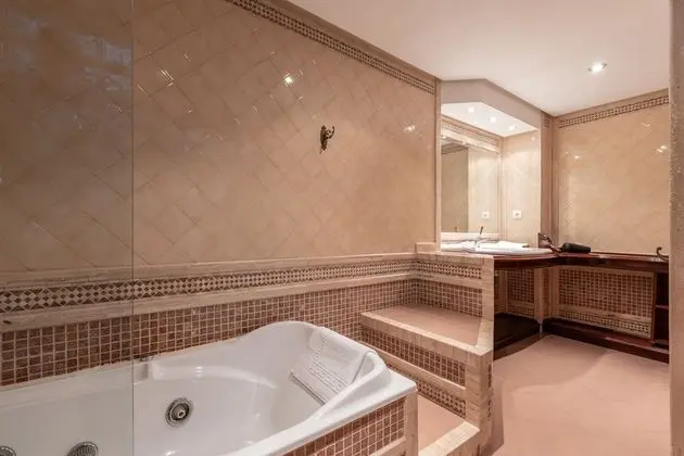 Premium Dört Kişilik Oda, Jakuzi