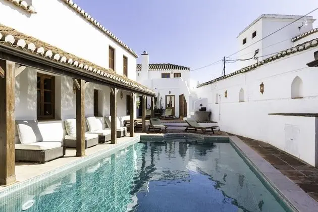 Ev, 4 Yatak Odası, Kişiye Özel Havuzlu, Dağ Manzaralı