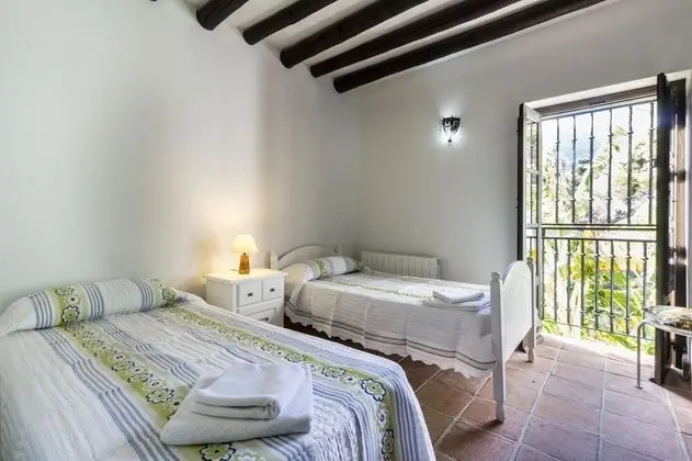 Ev, 4 Yatak Odası, Kişiye Özel Havuzlu, Dağ Manzaralı