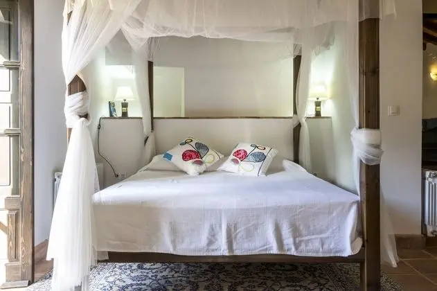 Ev, 4 Yatak Odası, Kişiye Özel Havuzlu, Dağ Manzaralı