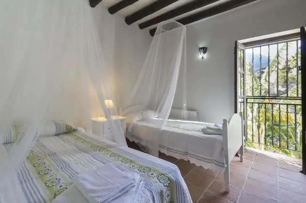 Ev, 4 Yatak Odası, Kişiye Özel Havuzlu, Dağ Manzaralı