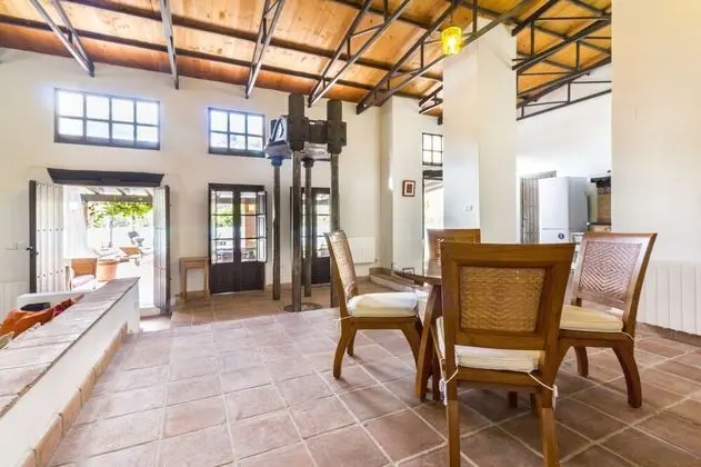 Ev, 4 Yatak Odası, Kişiye Özel Havuzlu, Dağ Manzaralı