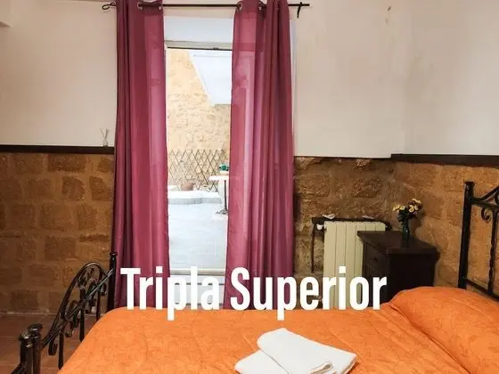 Üç Kişilik Oda