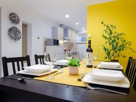 Comfort Apart Daire, 1 Büyük (Queen) Boy Yatak ve Çekyat, Sigara İçilmez, Bahçe Manzaralı