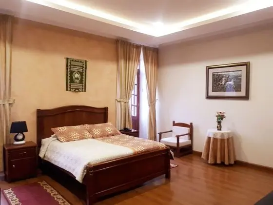 Tek Büyük Yataklı Oda