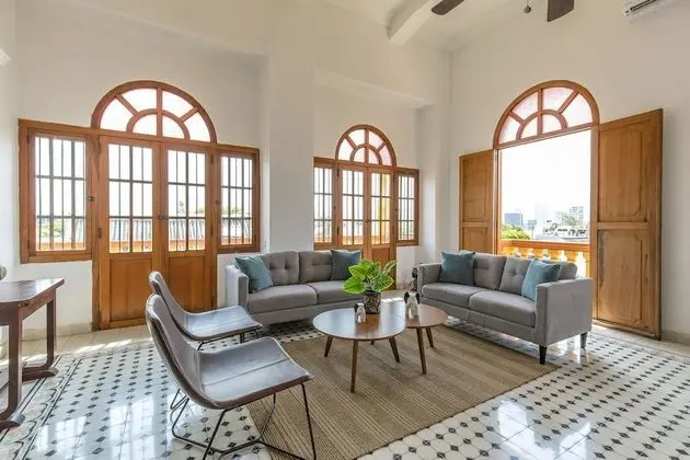 Apart Daire, 2 Yatak Odası, Balkon, Havuz Manzaralı
